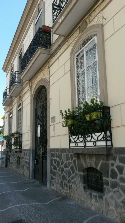 הוילה סן ג'יורג'יו א קרמאנו Casa Girasole מראה חיצוני תמונה